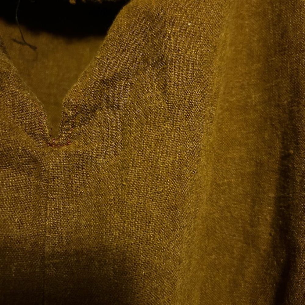 Medieval-style Brown Long-Sleeve Tunic Top - Picture 3 of 4